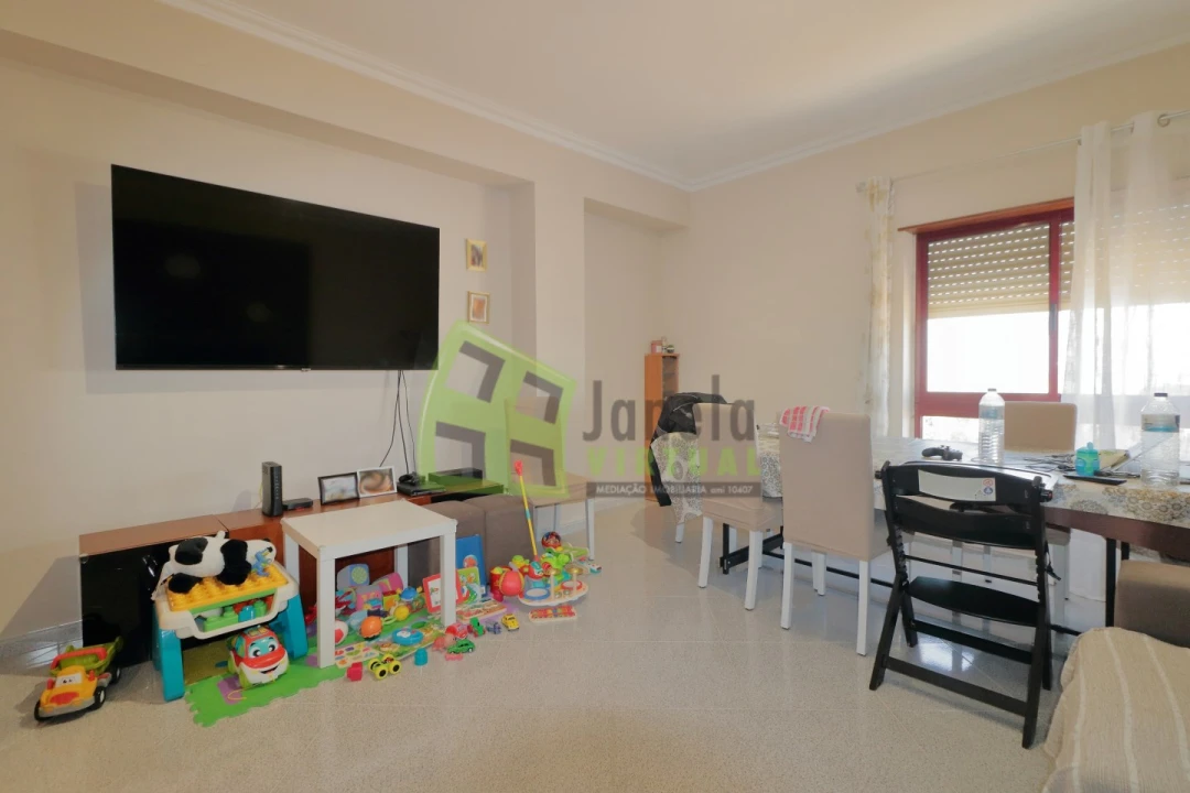 Apartamento T2 para Venda em Santo Antonio da Charneca Foto 3