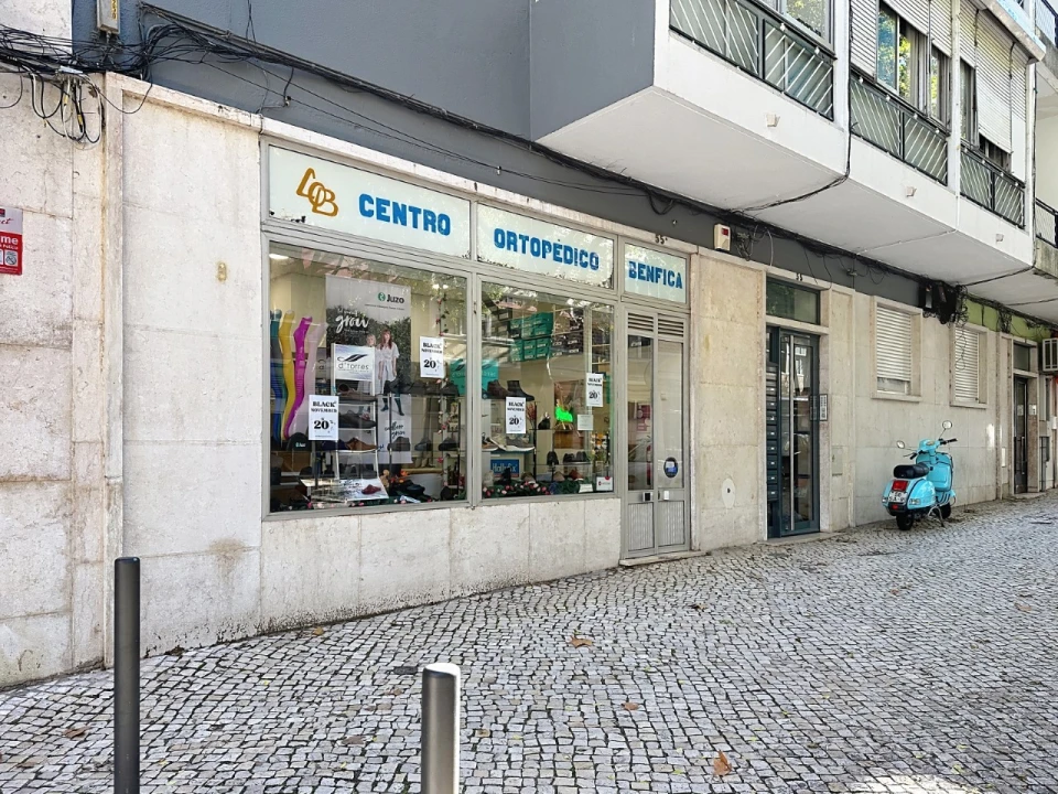 Loja para Arrendamento em Benfica Foto 4