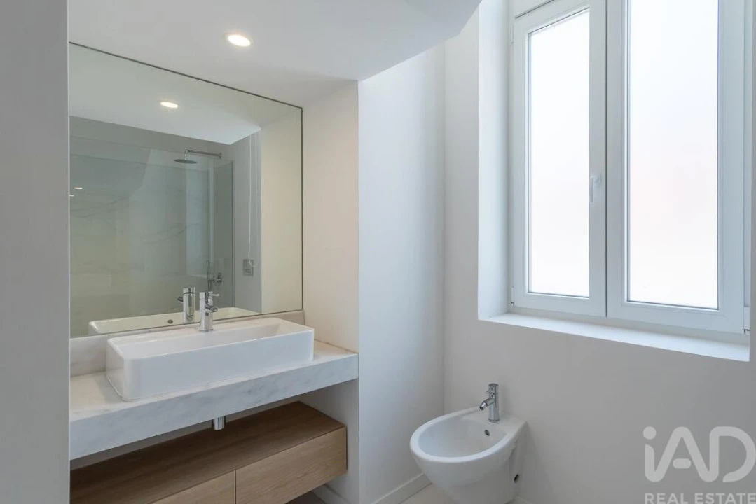 Apartamento T2 para Venda em Campolide Foto 21