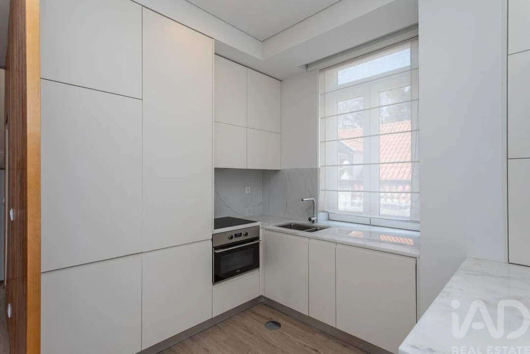 Apartamento T2 para Venda em Campolide Foto 16