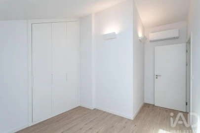 Apartamento T2 para Venda em Campolide