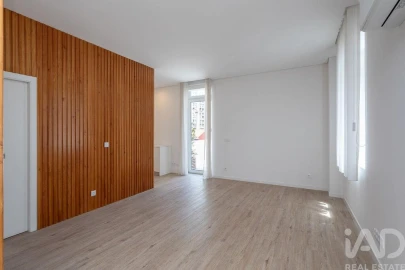 Apartamento T2 para Venda em Campolide