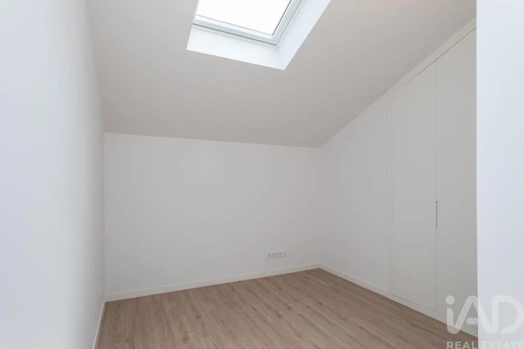 Apartamento T2 para Venda em Campolide Foto 24