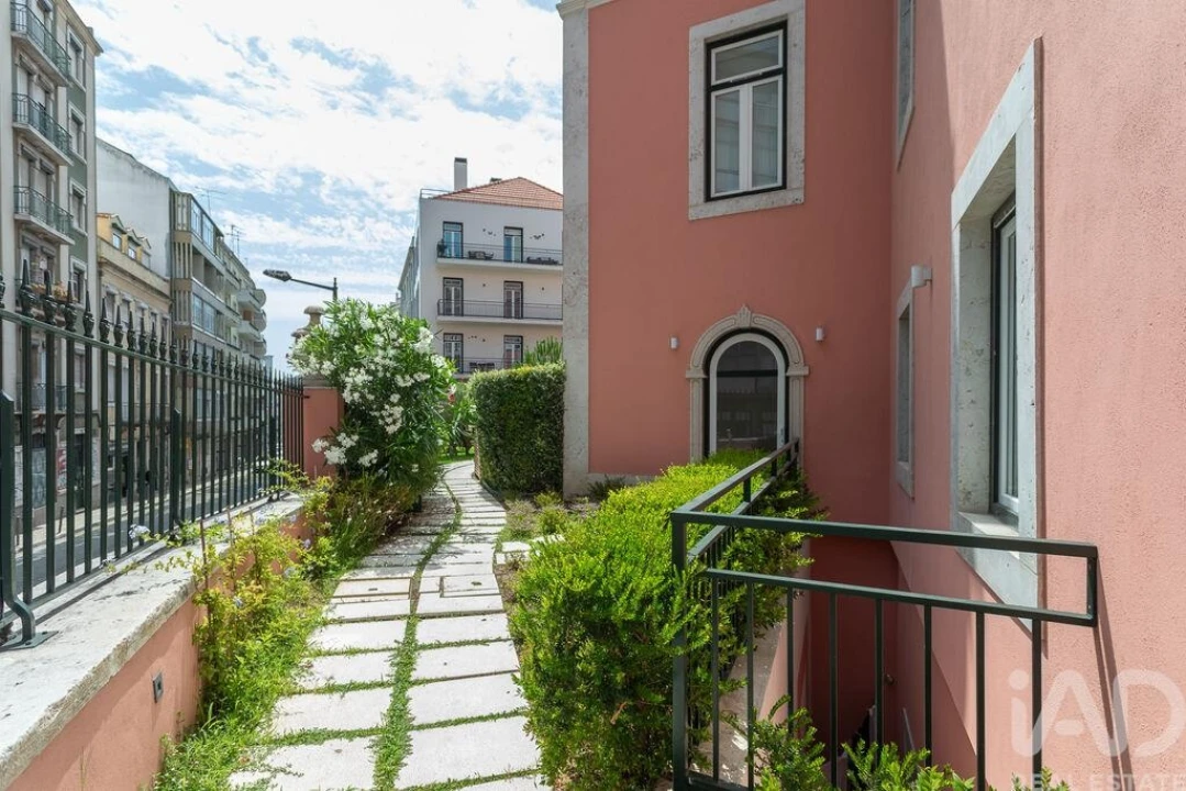 Apartamento T2 para Venda em Campolide Foto 5