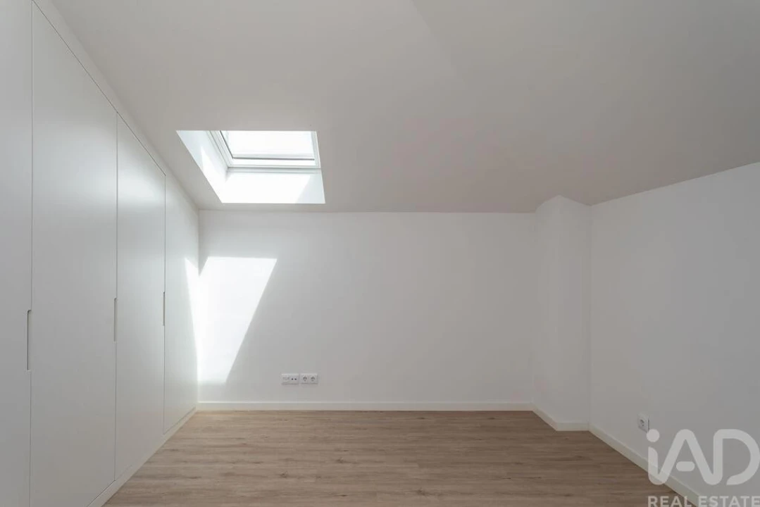 Apartamento T2 para Venda em Campolide Foto 27
