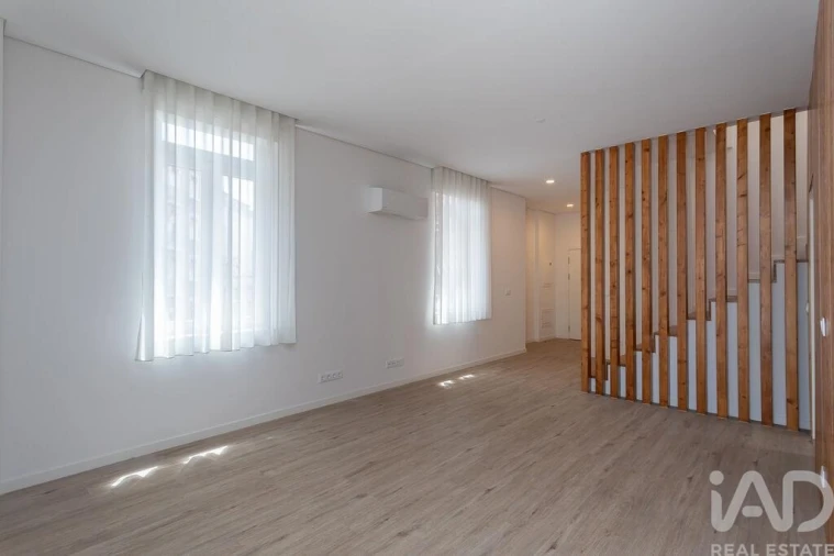 Apartamento T2 para Venda em Campolide Foto 17