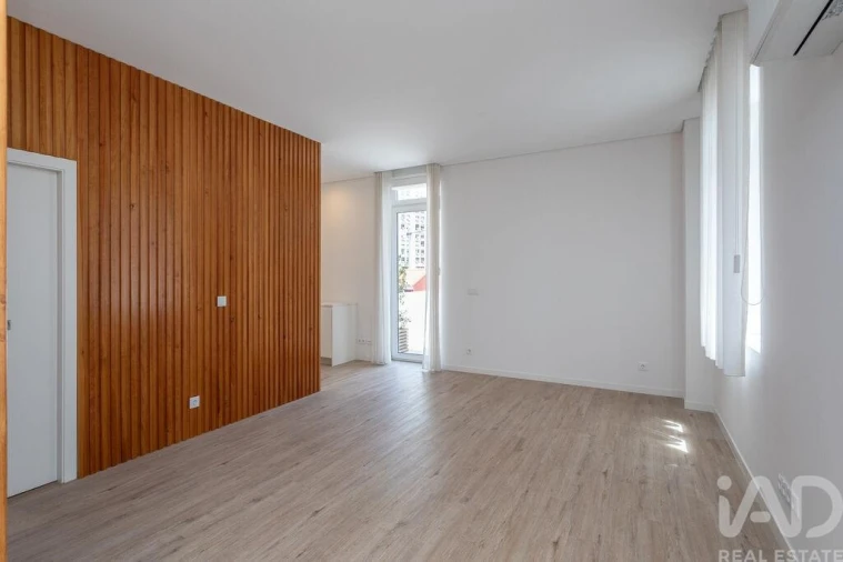 Apartamento T2 para Venda em Campolide Foto 13