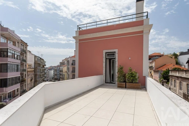 Apartamento T2 para Venda em Campolide Foto 19