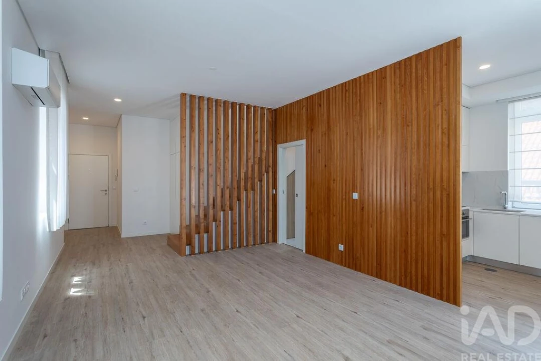 Apartamento T2 para Venda em Campolide Foto 14