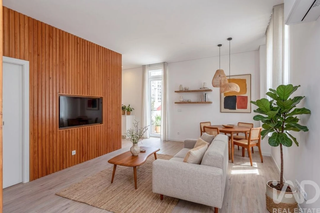 Apartamento T2 para Venda em Campolide Foto 1