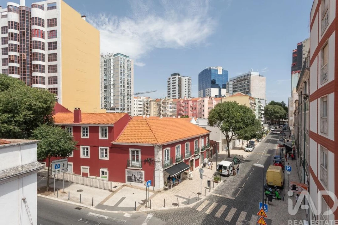 Apartamento T2 para Venda em Campolide Foto 3