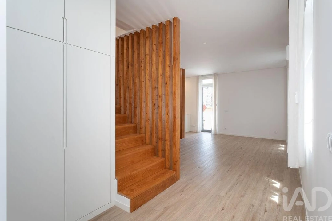 Apartamento T2 para Venda em Campolide Foto 20