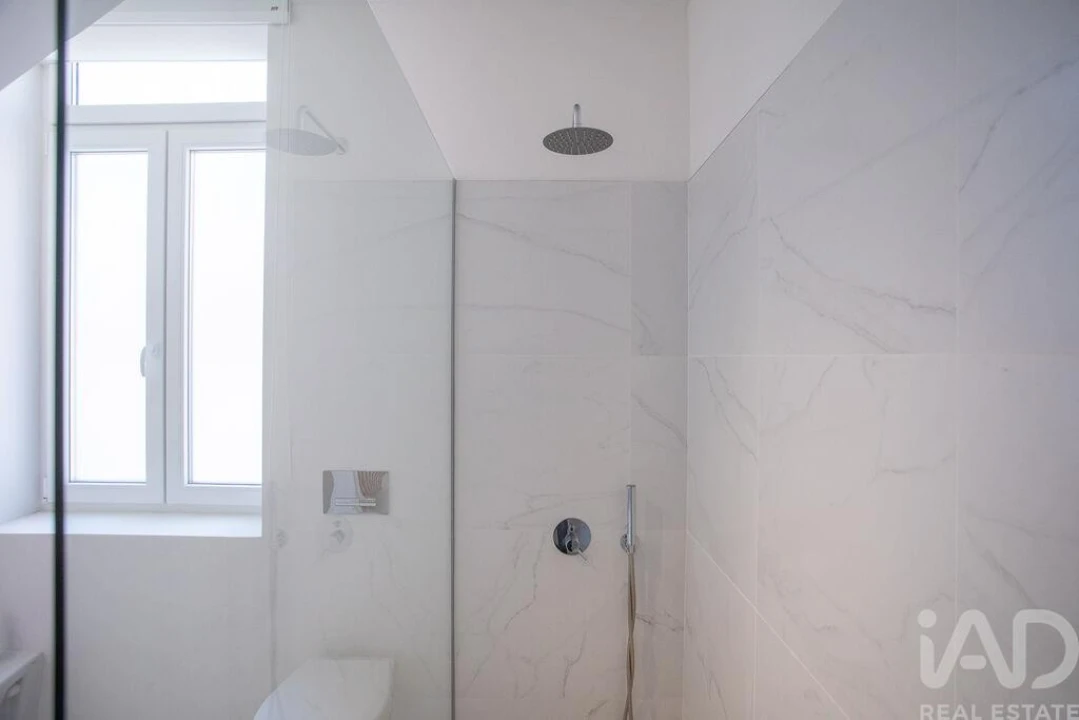 Apartamento T2 para Venda em Campolide Foto 22