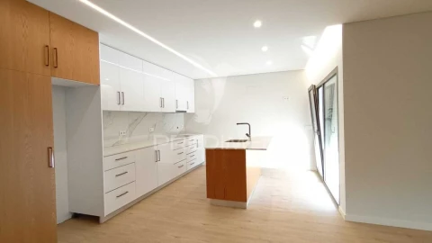 Moradia T4 para Venda em Batalha