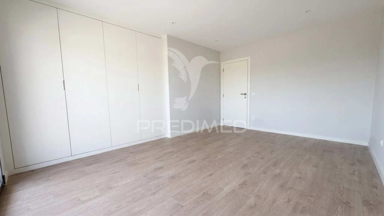 Moradia T4 para Venda em Batalha Foto 19