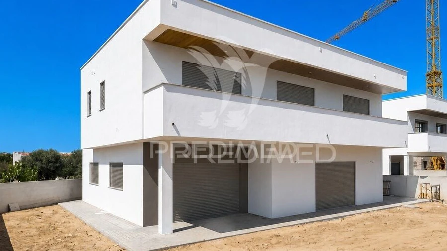 Moradia T4 para Venda em Batalha