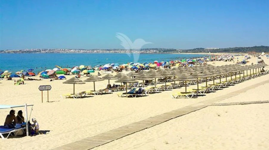 Moradia T4 para Venda em Alvor Foto 4