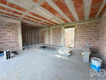 Moradia T3 para Venda em Perelhal