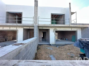 Moradia T3 para Venda em Perelhal