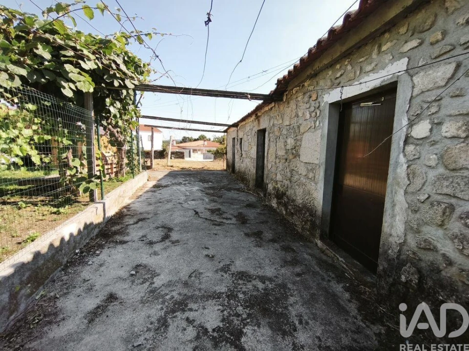 Moradia para Venda em Mazarefes e Vila Fria Foto 12