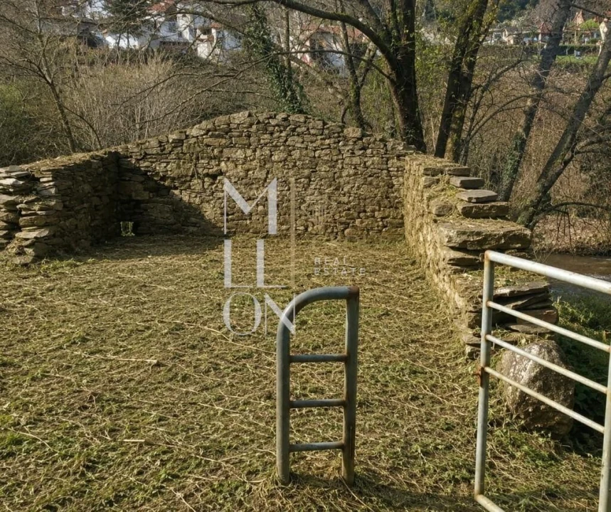 Terreno para Venda em Fânzeres e São Pedro da Cova Foto 4