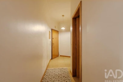 Apartamento T3 para Venda em Póvoa de Santo Adrião e Olival Basto