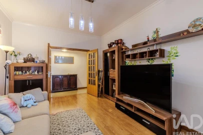 Apartamento T3 para Venda em Póvoa de Santo Adrião e Olival Basto