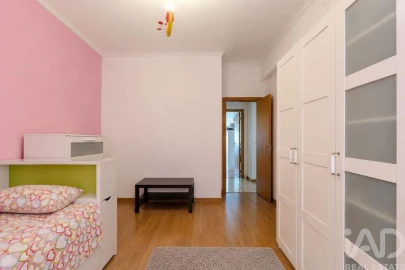 Apartamento T3 para Venda em Póvoa de Santo Adrião e Olival Basto