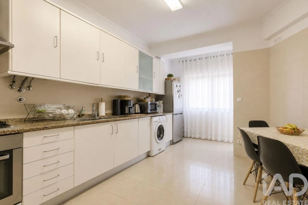 Apartamento T3 para Venda em Póvoa de Santo Adrião e Olival Basto Foto 9