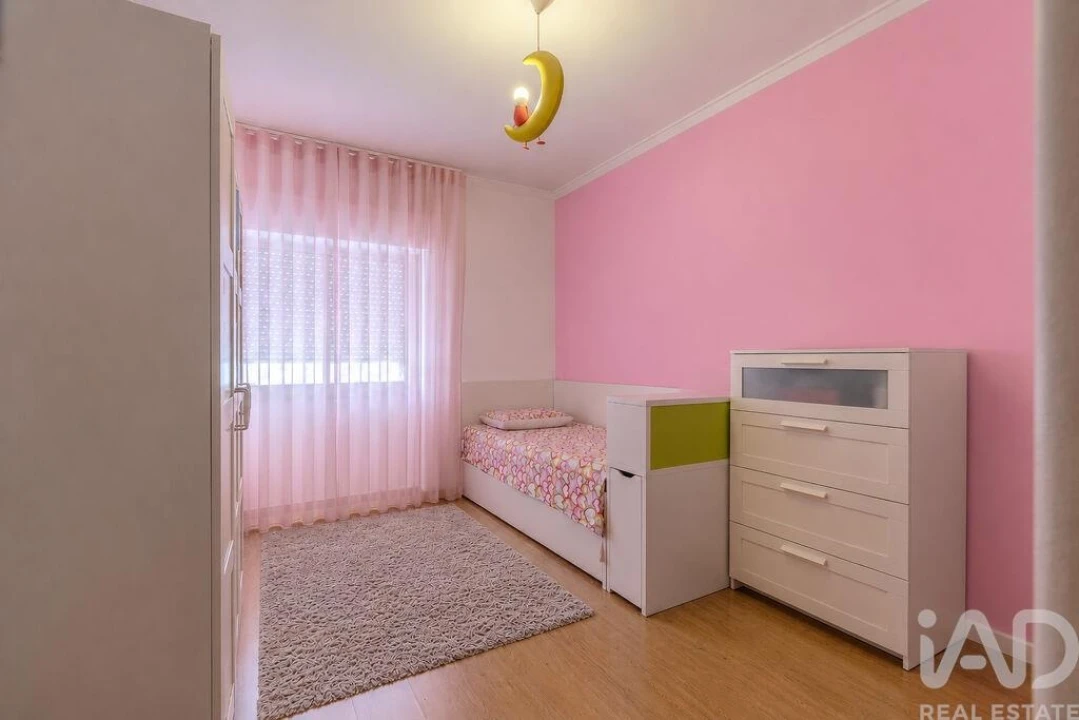Apartamento T3 para Venda em Póvoa de Santo Adrião e Olival Basto Foto 13