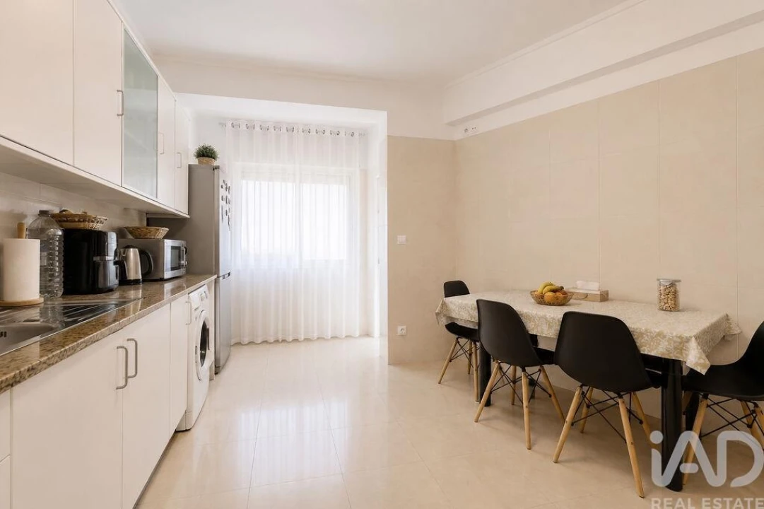 Apartamento T3 para Venda em Póvoa de Santo Adrião e Olival Basto Foto 7