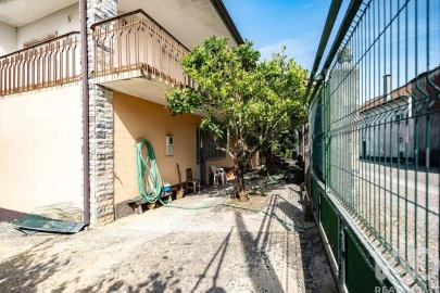 Moradia T8 para Venda em Maçãs de D. Maria