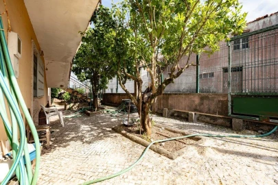Moradia T8 para Venda em Maçãs de D. Maria