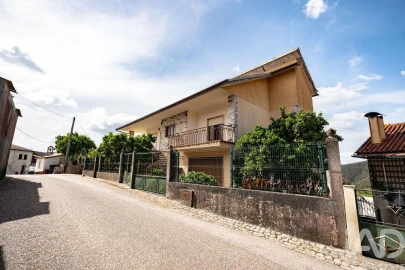 Moradia T8 para Venda em Maçãs de D. Maria