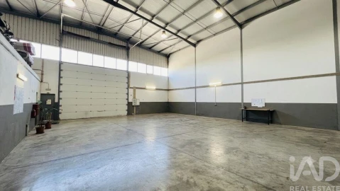 Armazém para Venda em União das Freguesias de Setúbal