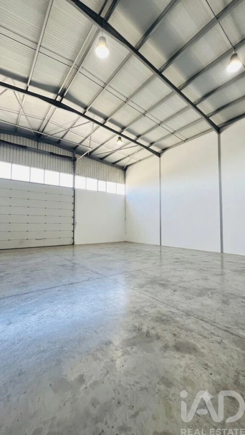 Armazém para Venda em União das Freguesias de Setúbal