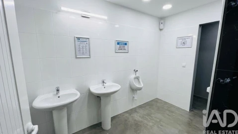 Armazém para Venda em União das Freguesias de Setúbal