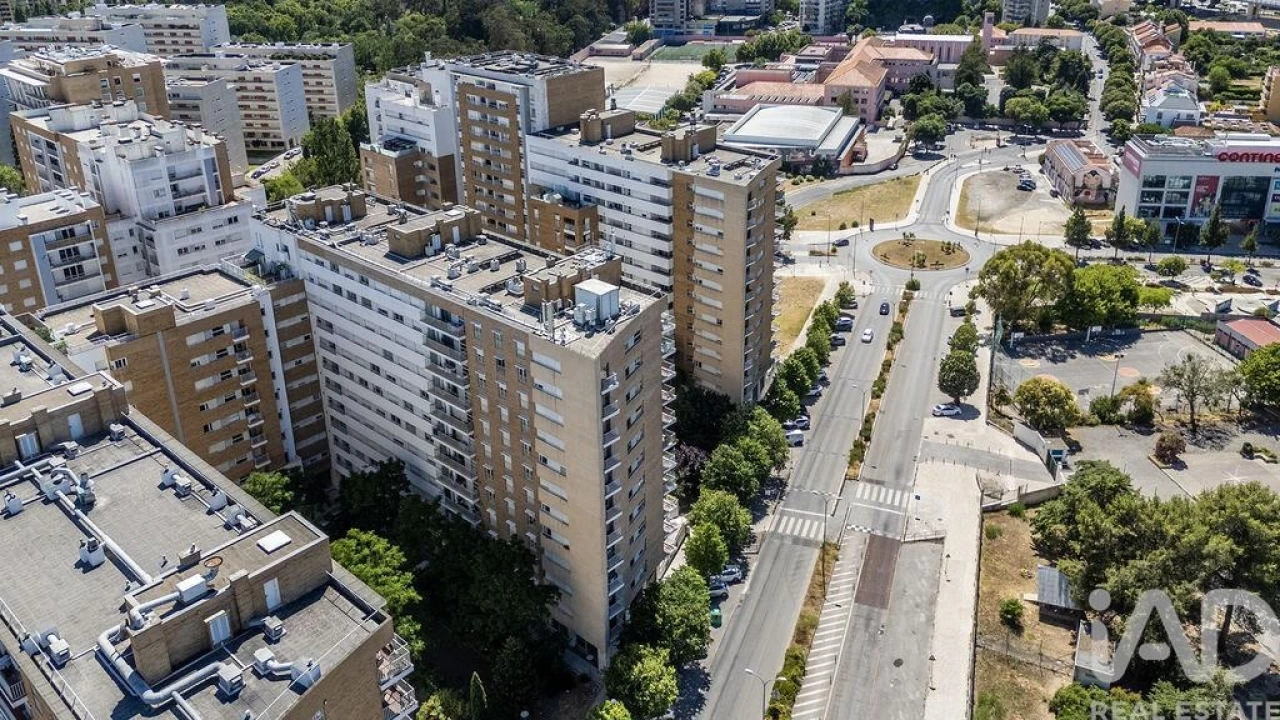 Apartamento T4 para Venda em Lumiar Foto 32