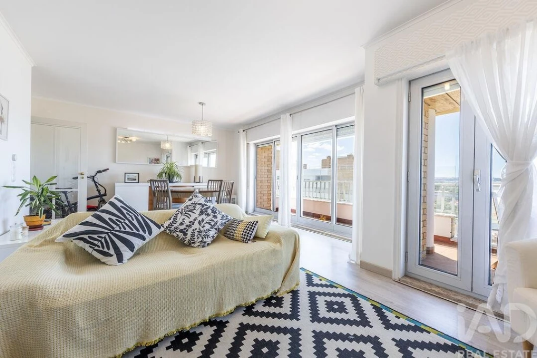 Apartamento T4 para Venda em Lumiar Foto 4