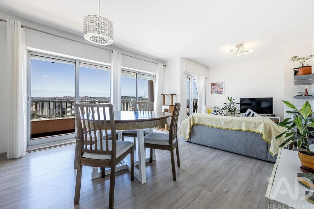 Apartamento T4 para Venda em Lumiar Foto 1