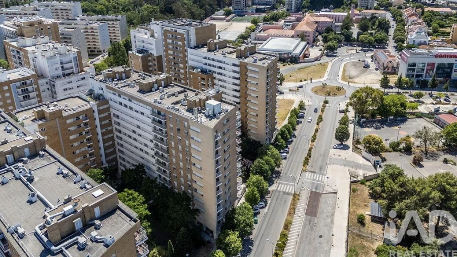 Apartamento T4 para Venda em Lumiar Foto 32