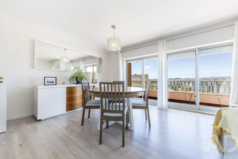 Apartamento T4 para Venda em Lumiar Foto 5
