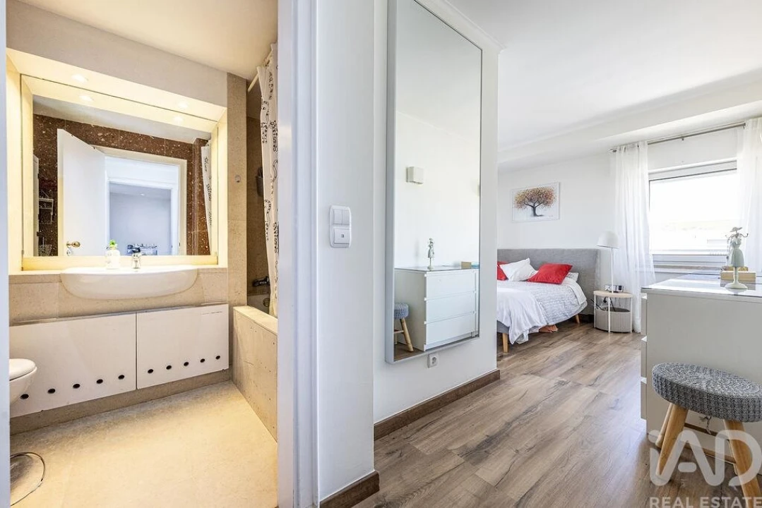 Apartamento T4 para Venda em Lumiar Foto 23