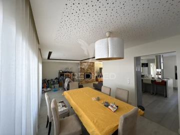 Moradia T4 para Venda em Fernao Ferro