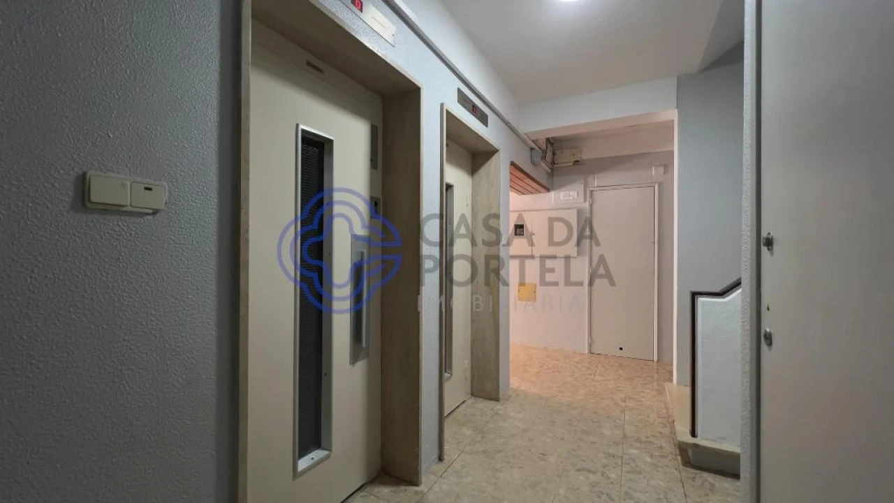 Apartamento T2 para Venda em Corroios Foto 25