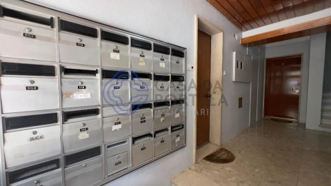 Apartamento T2 para Venda em Corroios