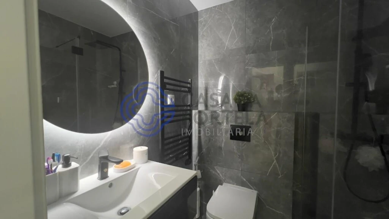 Apartamento T2 para Venda em Corroios Foto 8