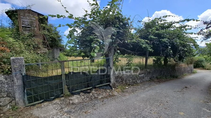 Terreno para Venda em Valbom (São Pedro), Passô e Valbom (São Martinho)