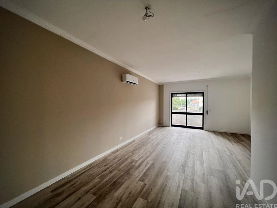 Apartamento T2 para Venda em Moreira Foto 4