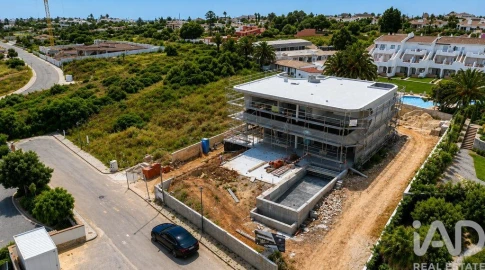 Moradia T4 para Venda em Luz